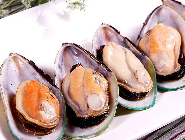 New Zealand half-shell mussels